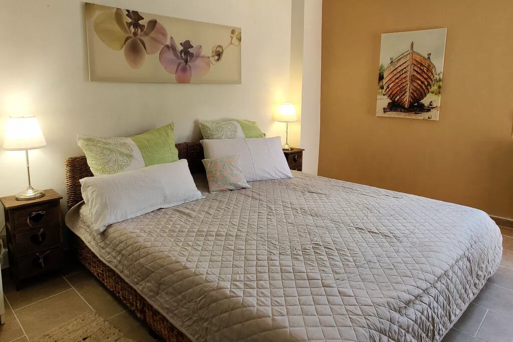 188398-Bedroom