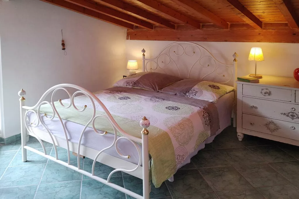 188398-Bedroom