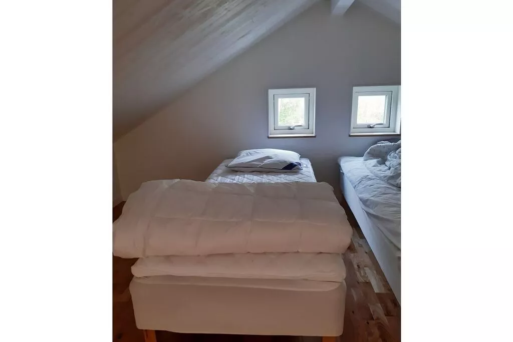 345333-Bedroom
