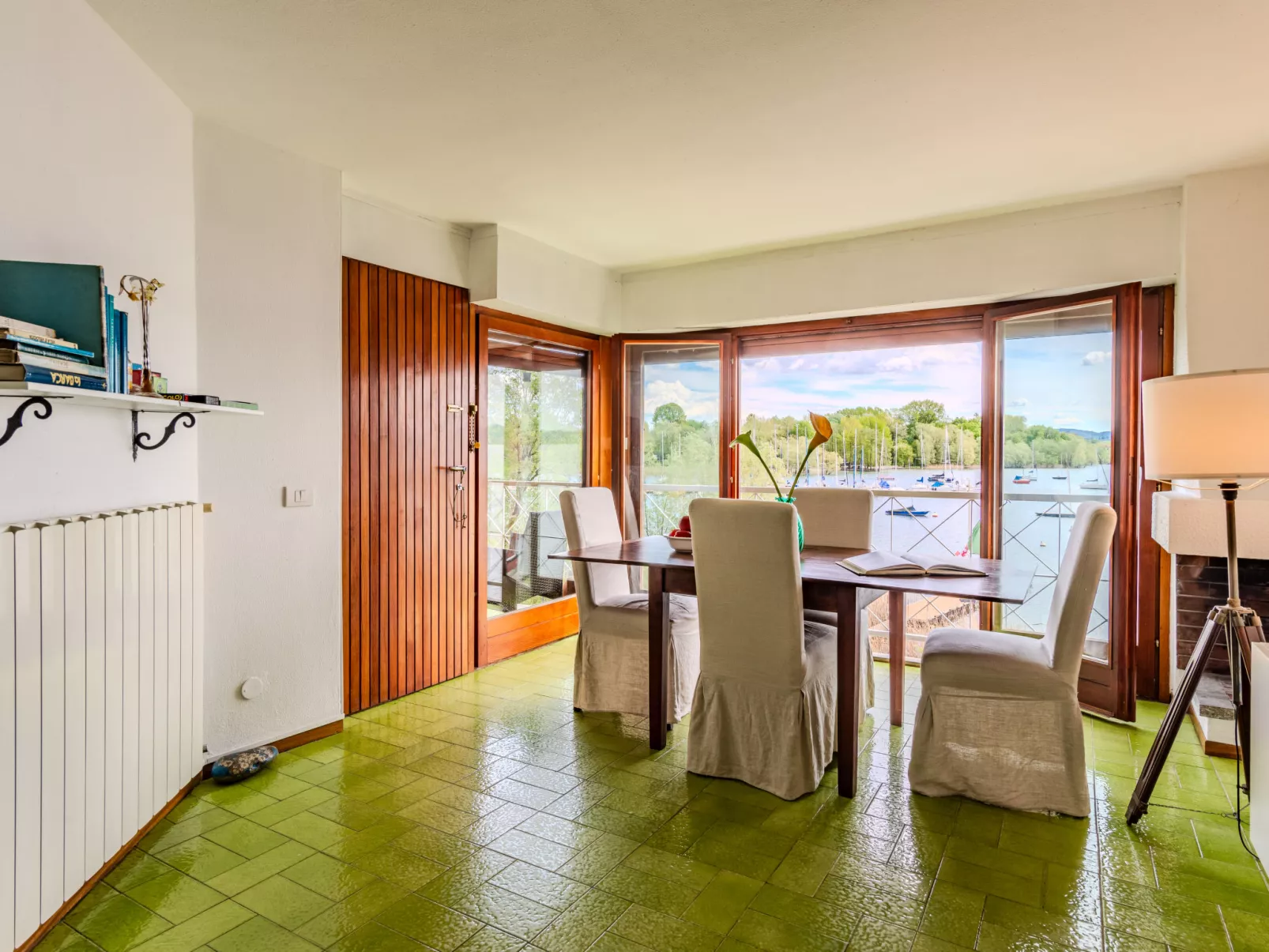 Casa sul lago di Lea-Inside
