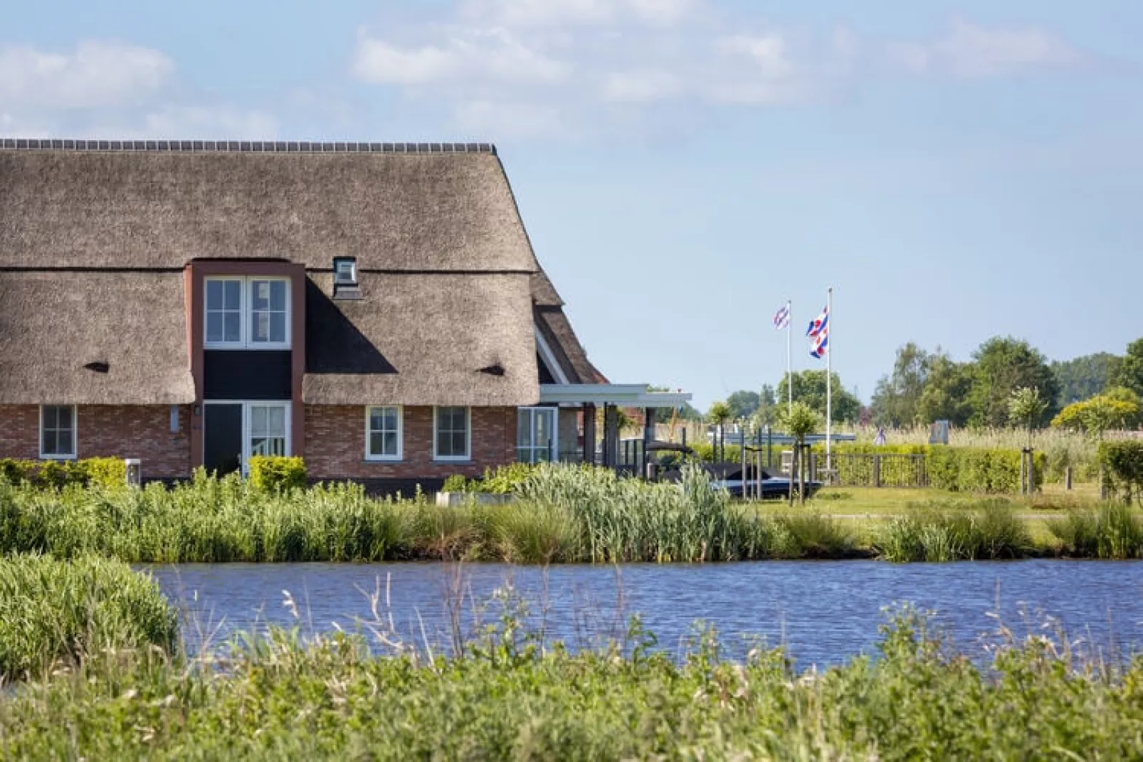 Friese Meren Villa's 10-Exterior summer