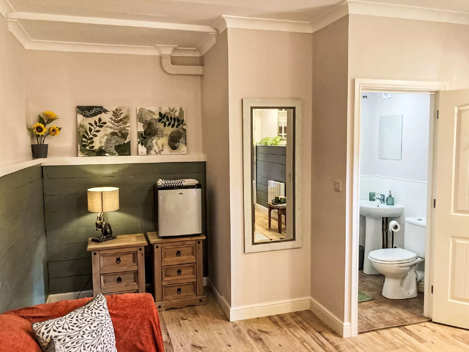 The Garden Room-Inside