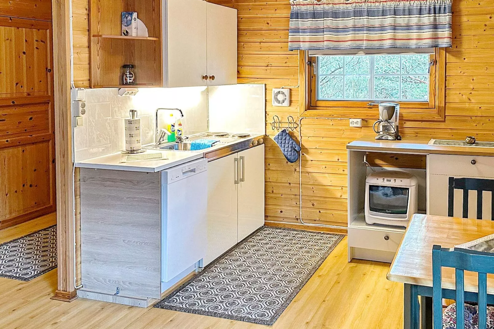 4 person holiday home in Lysøysundet-Indoor