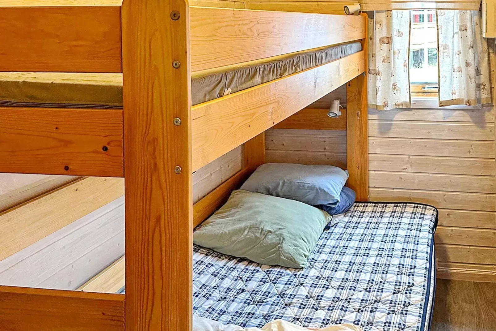 4 person holiday home in Lysøysundet-Indoor