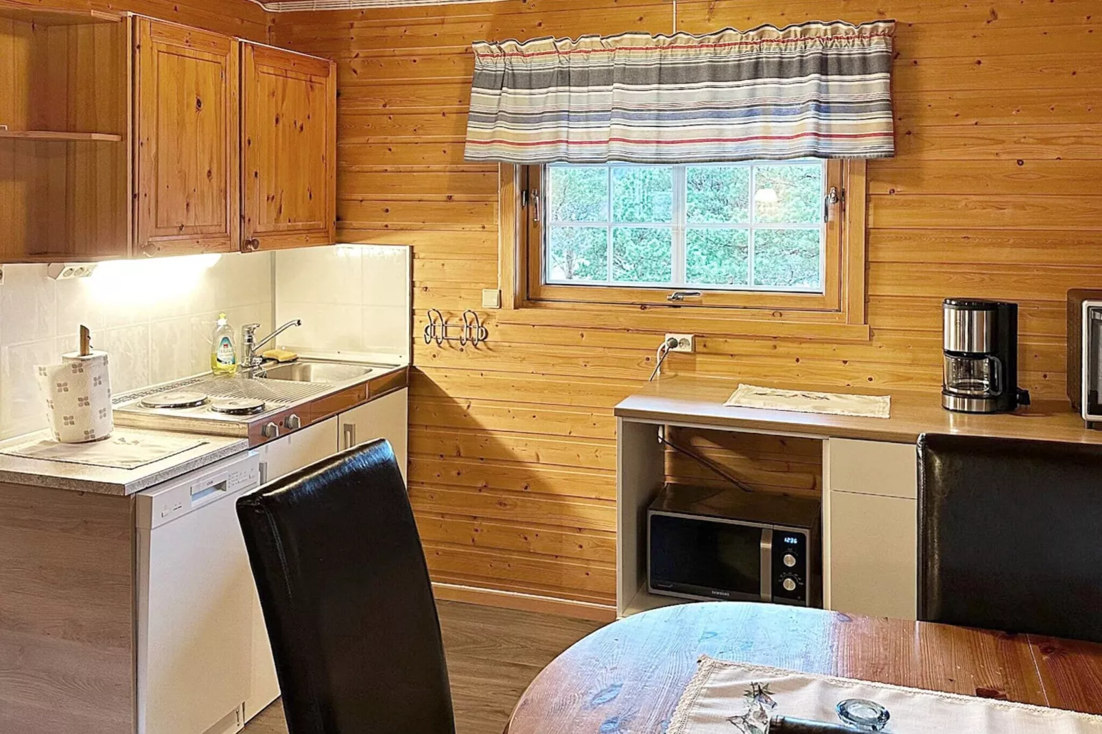 4 person holiday home in Lysøysundet-Indoor