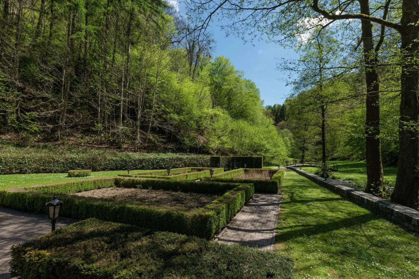 Le Vieux Moulin-Gardens summer