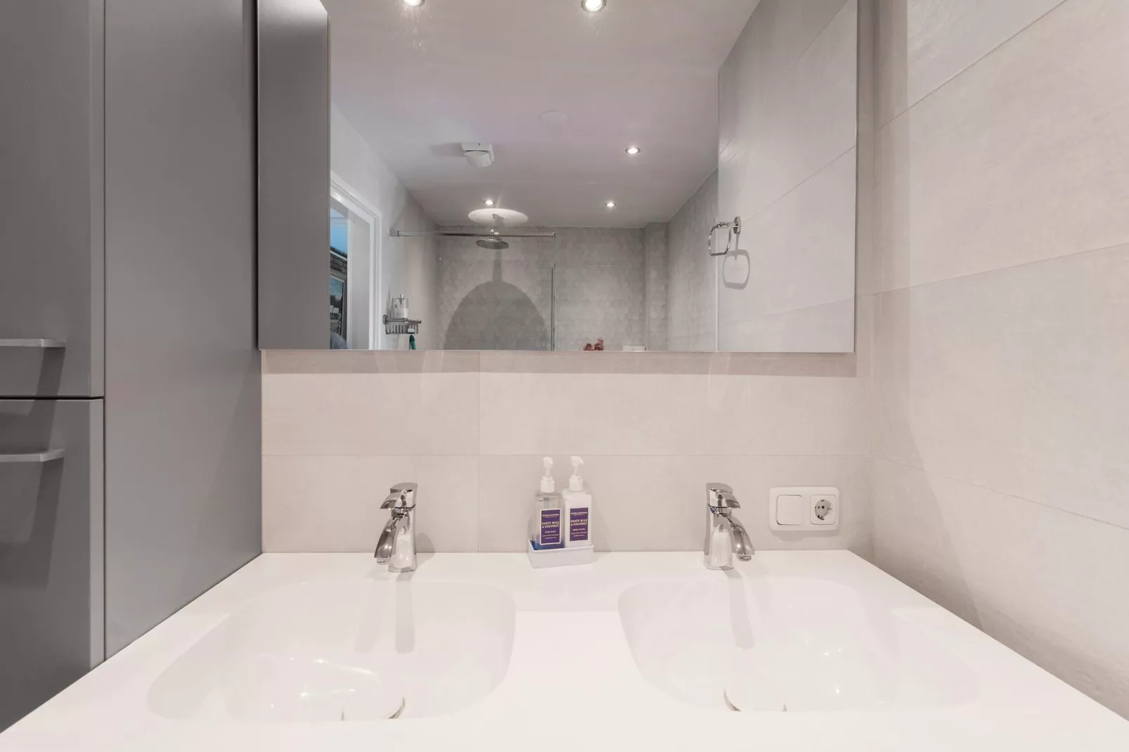 Ganzenmars-Bathroom