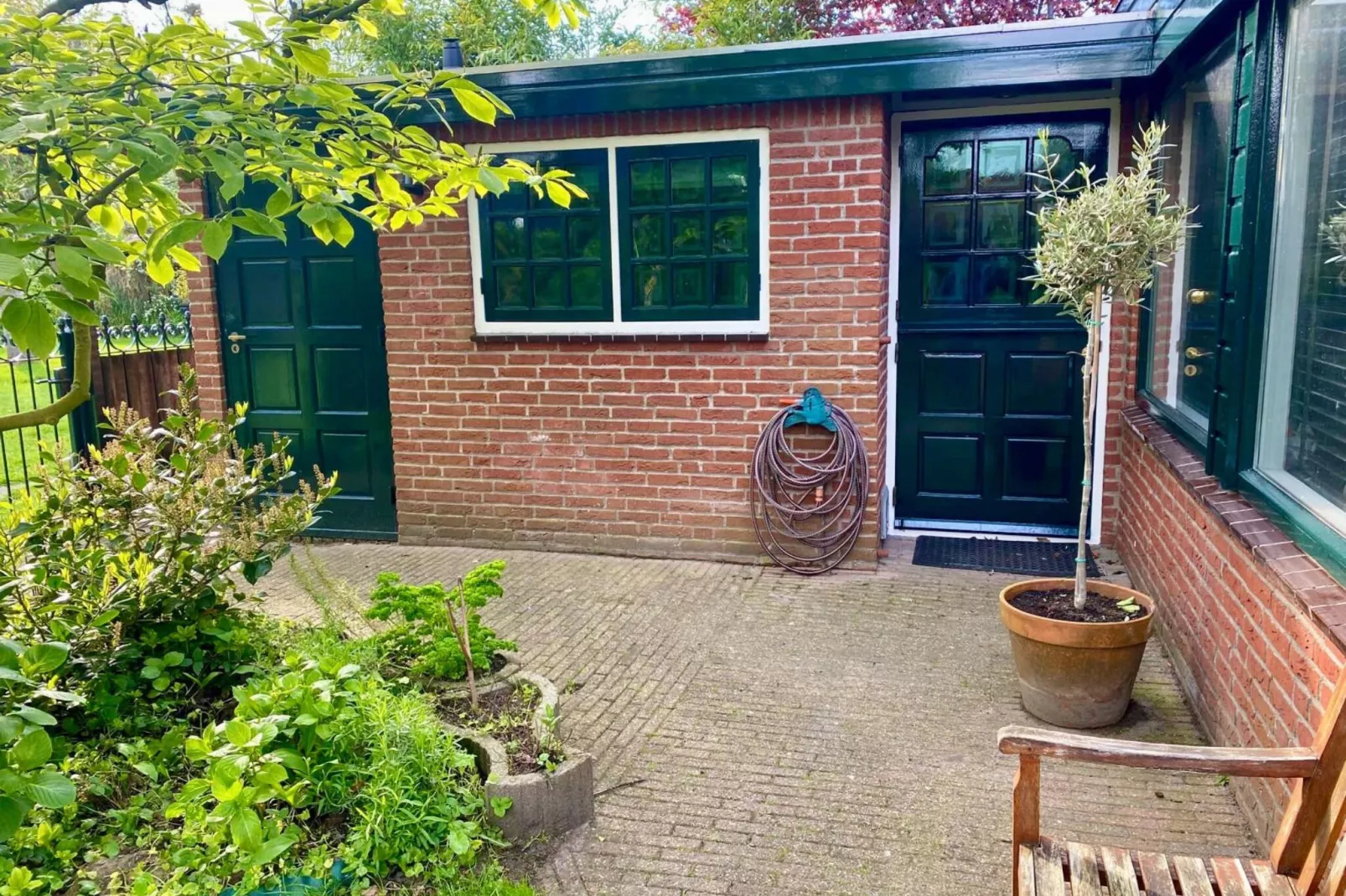 Familiehuis in Noordwijkerhout-Exterior summer