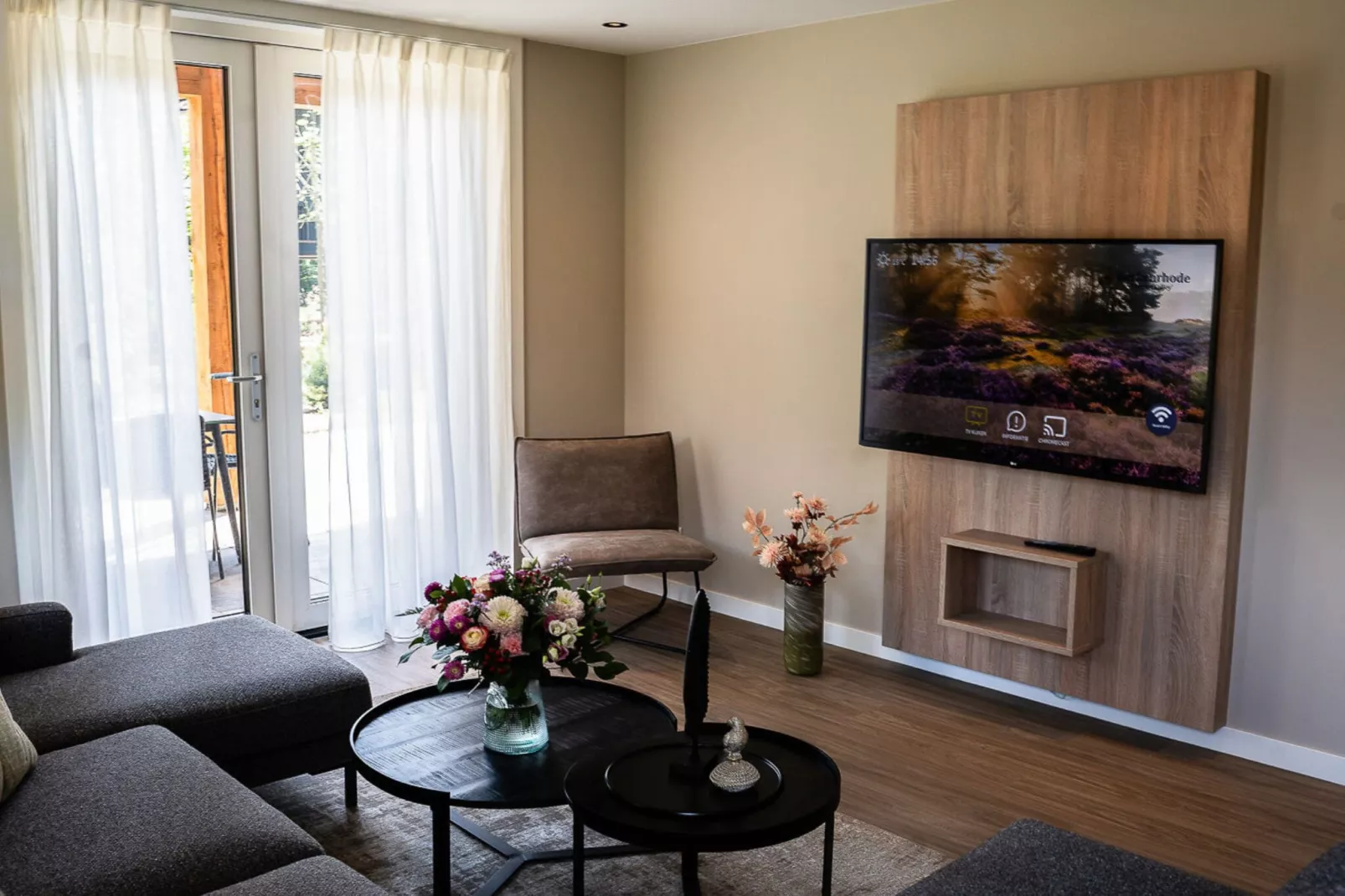 Bos Villa met Hottub  6 personen-Living room