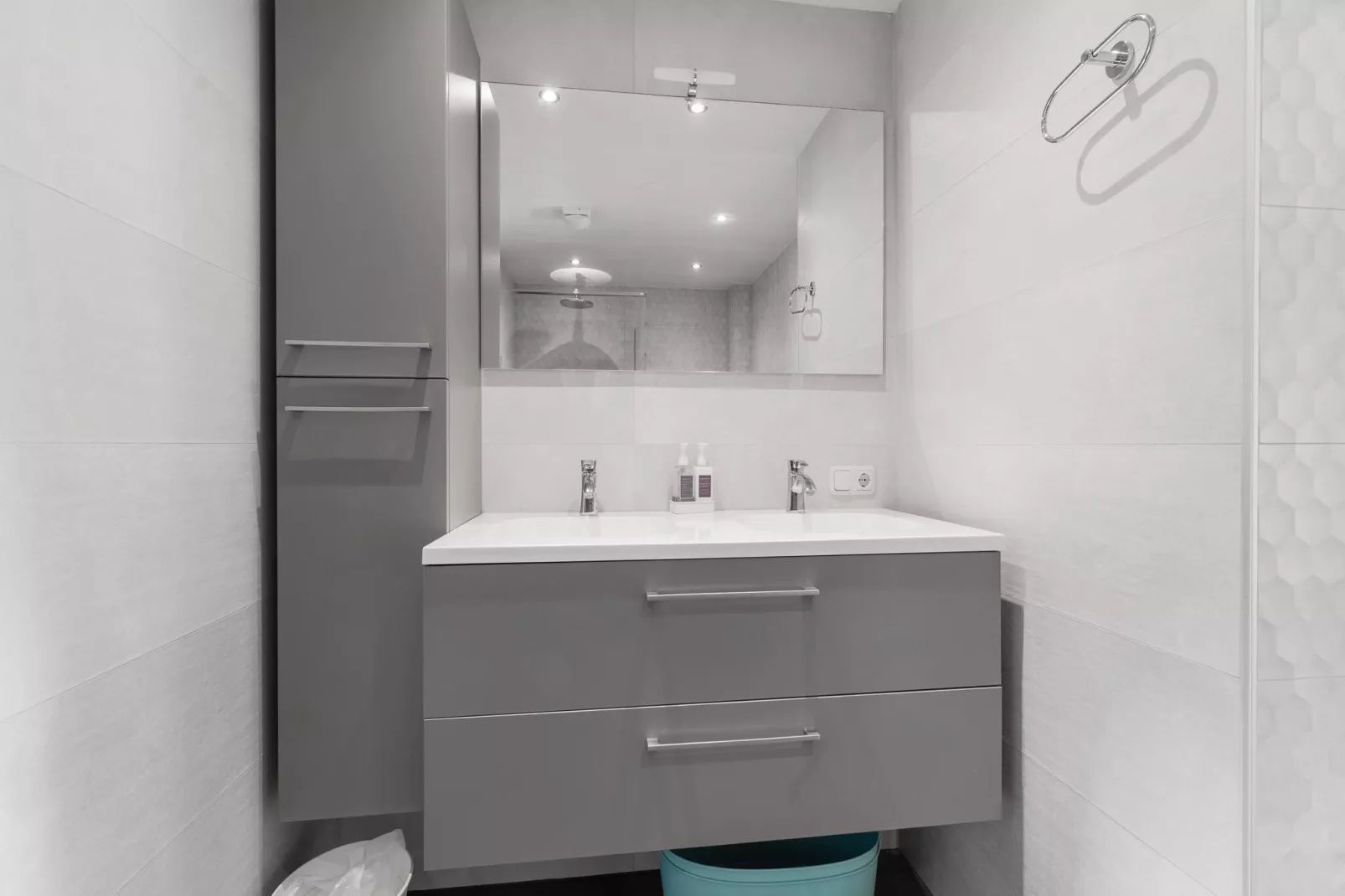 Ganzenmars-Bathroom