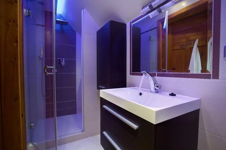 Holiday home Zygmuntowka gorny-Bathroom