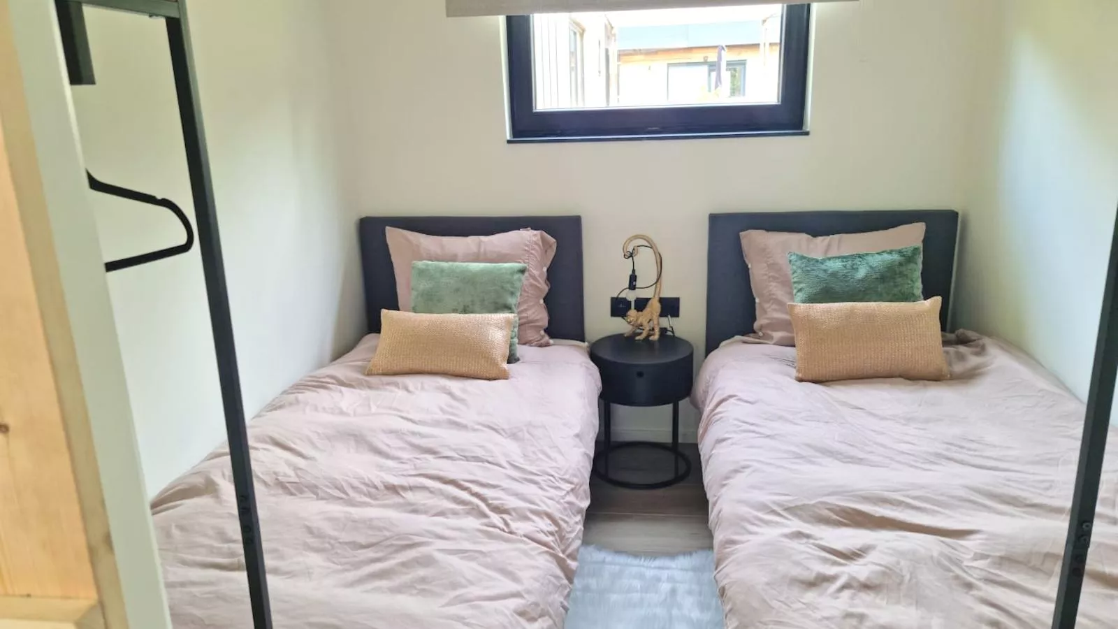 Thalor-Bedroom