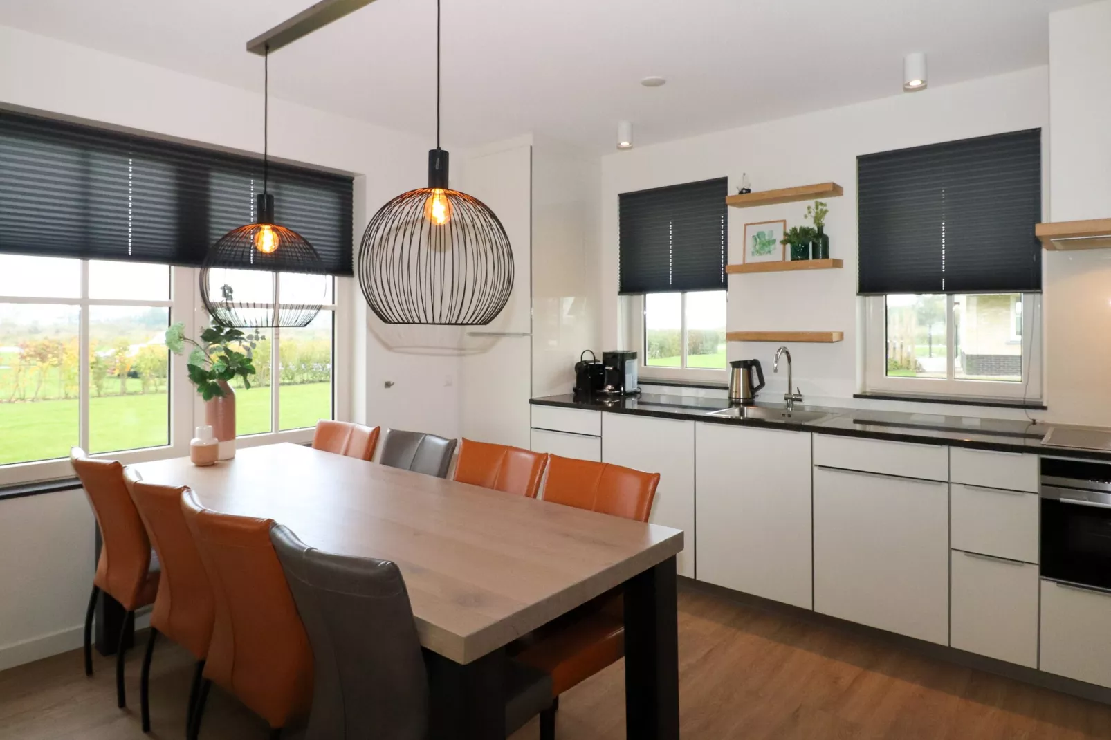 Friese Meren Villa's 13-Kitchen