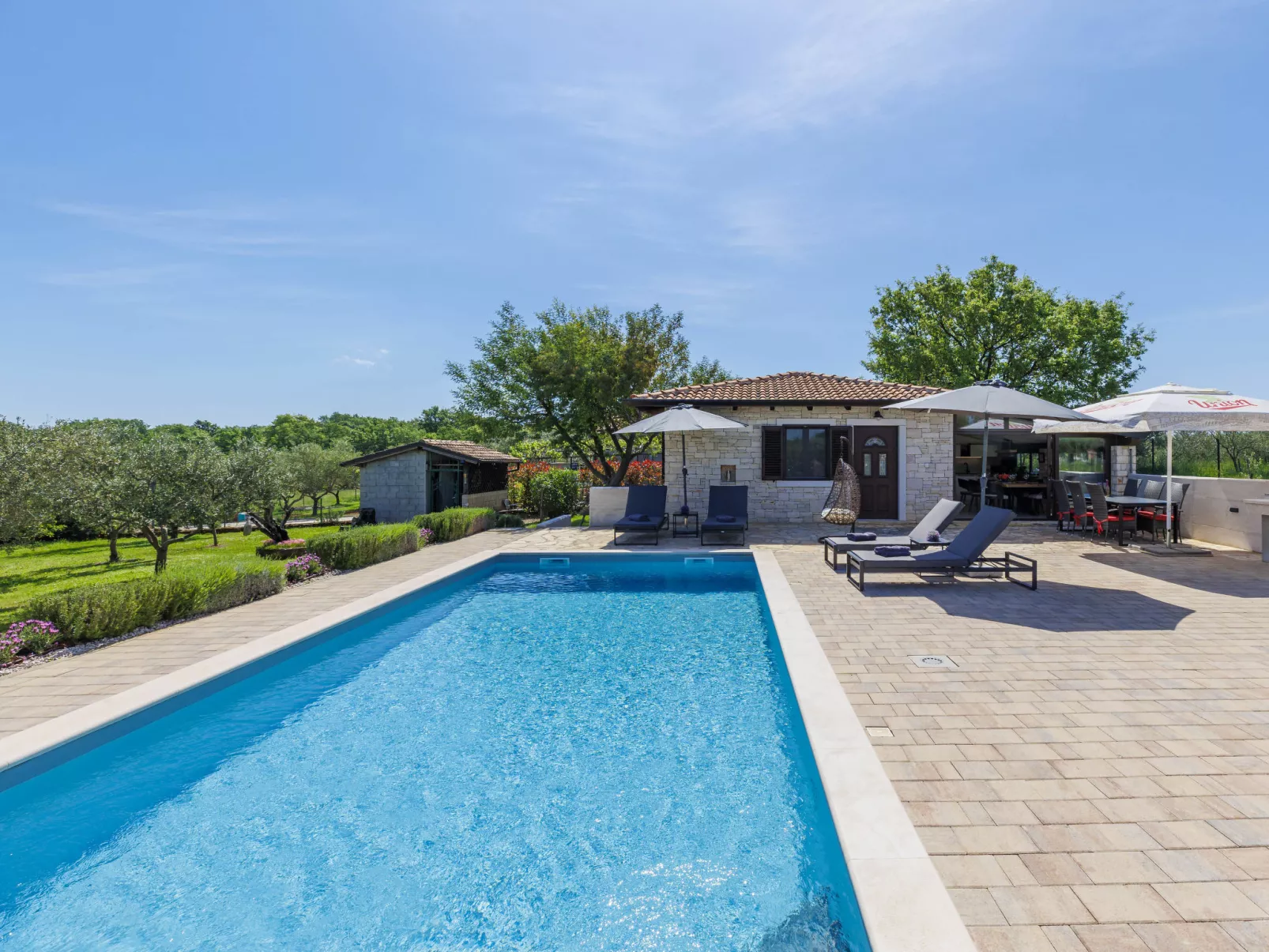 Casa Claudia-Outside