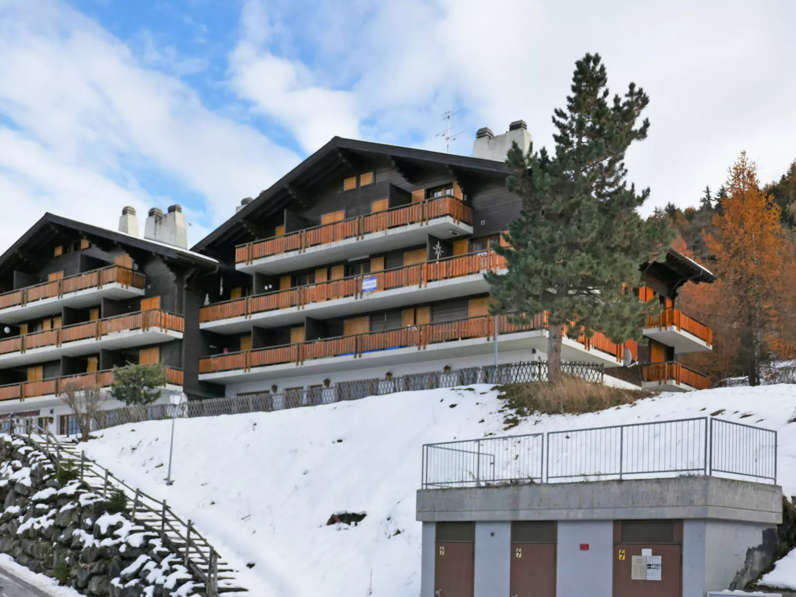 Chamois AZ1-Outside