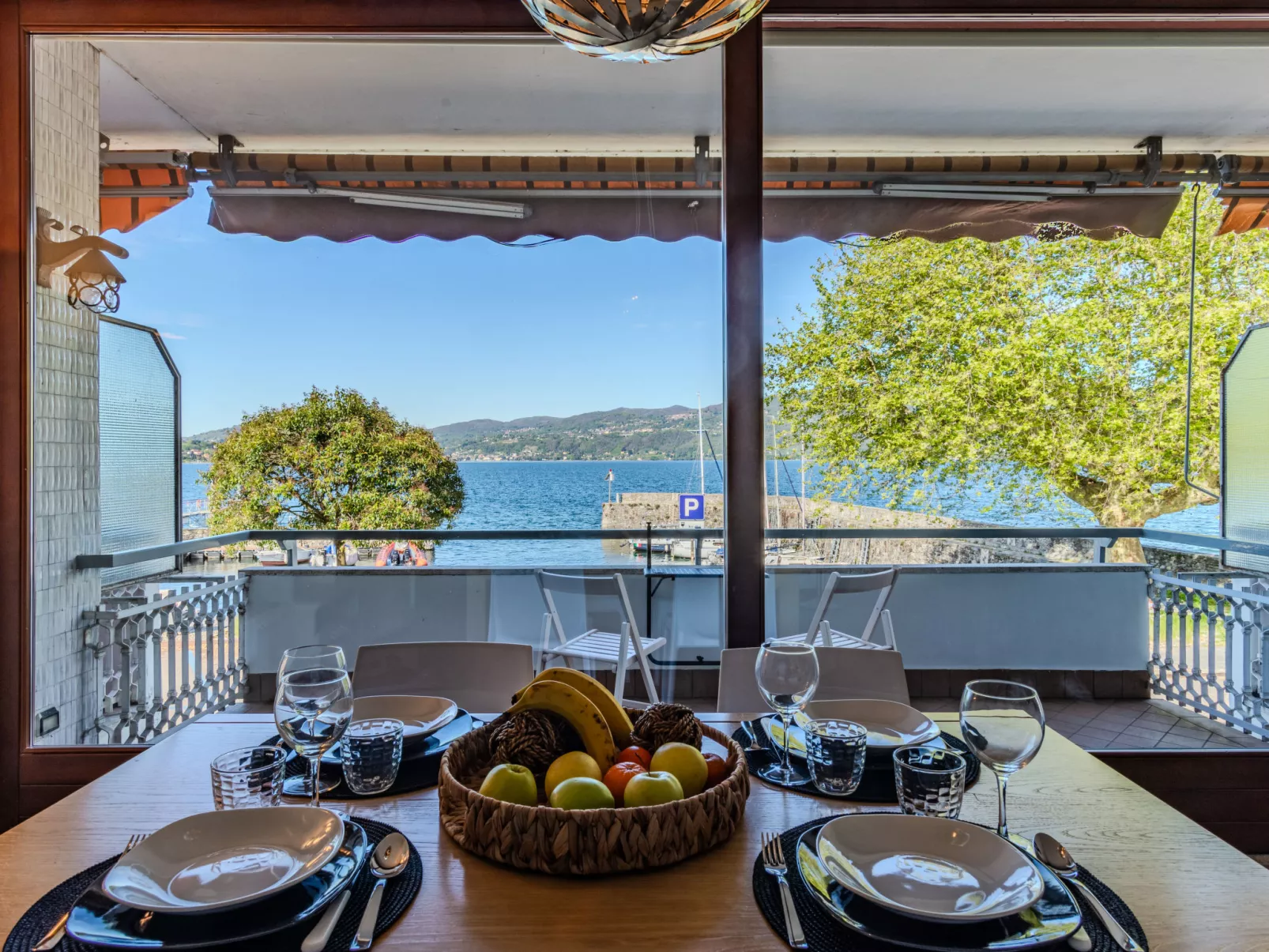Attilio lake front view-Inside