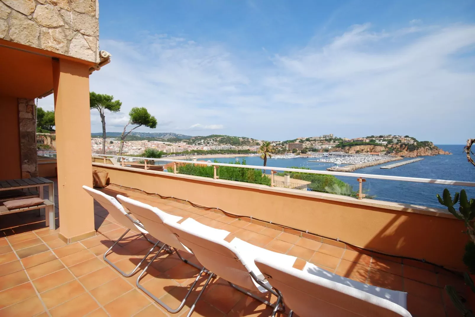 Montecarlo-Terrace balcony