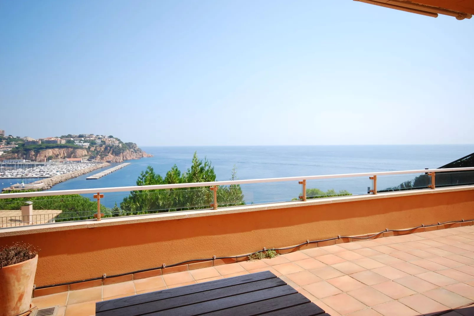 Montecarlo-Terrace balcony