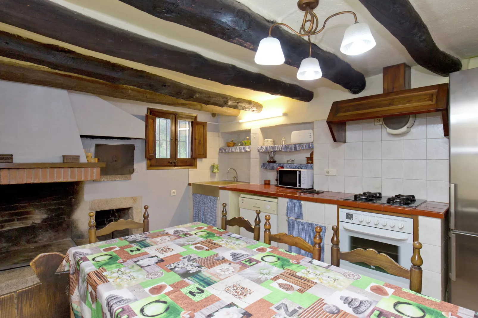 Can Rajoler-Kitchen
