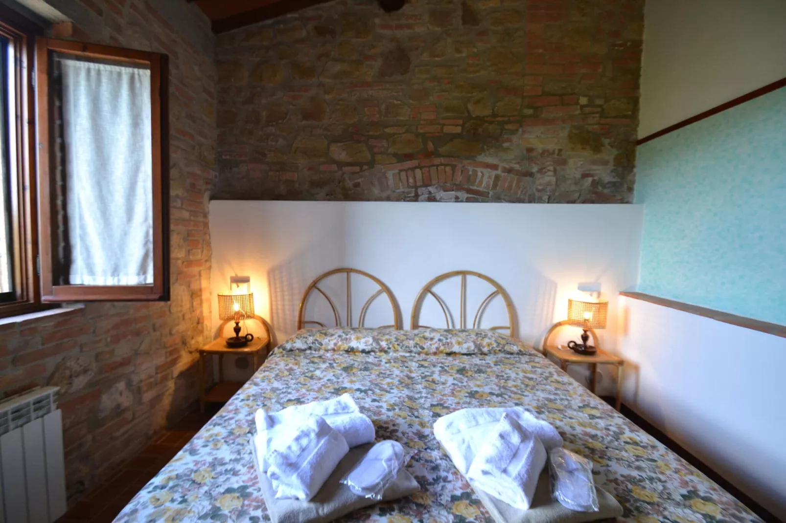 Iris e Rosa tea-Bedroom