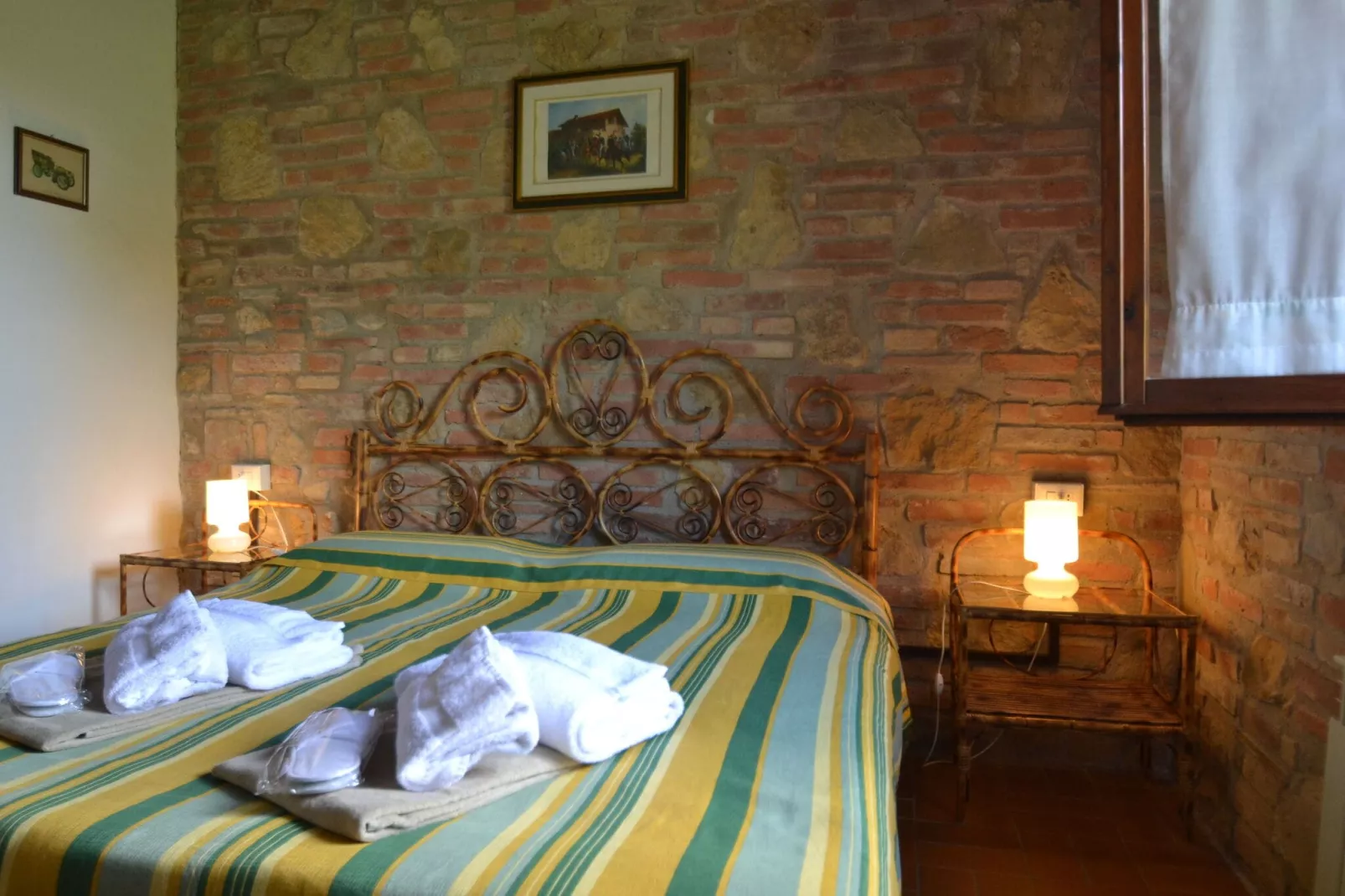 Iris e Rosa tea-Bedroom