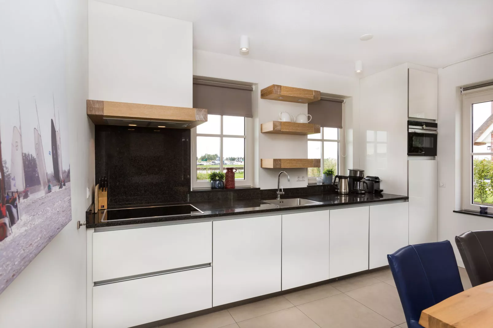 Friese Meren Villa's 15-Kitchen