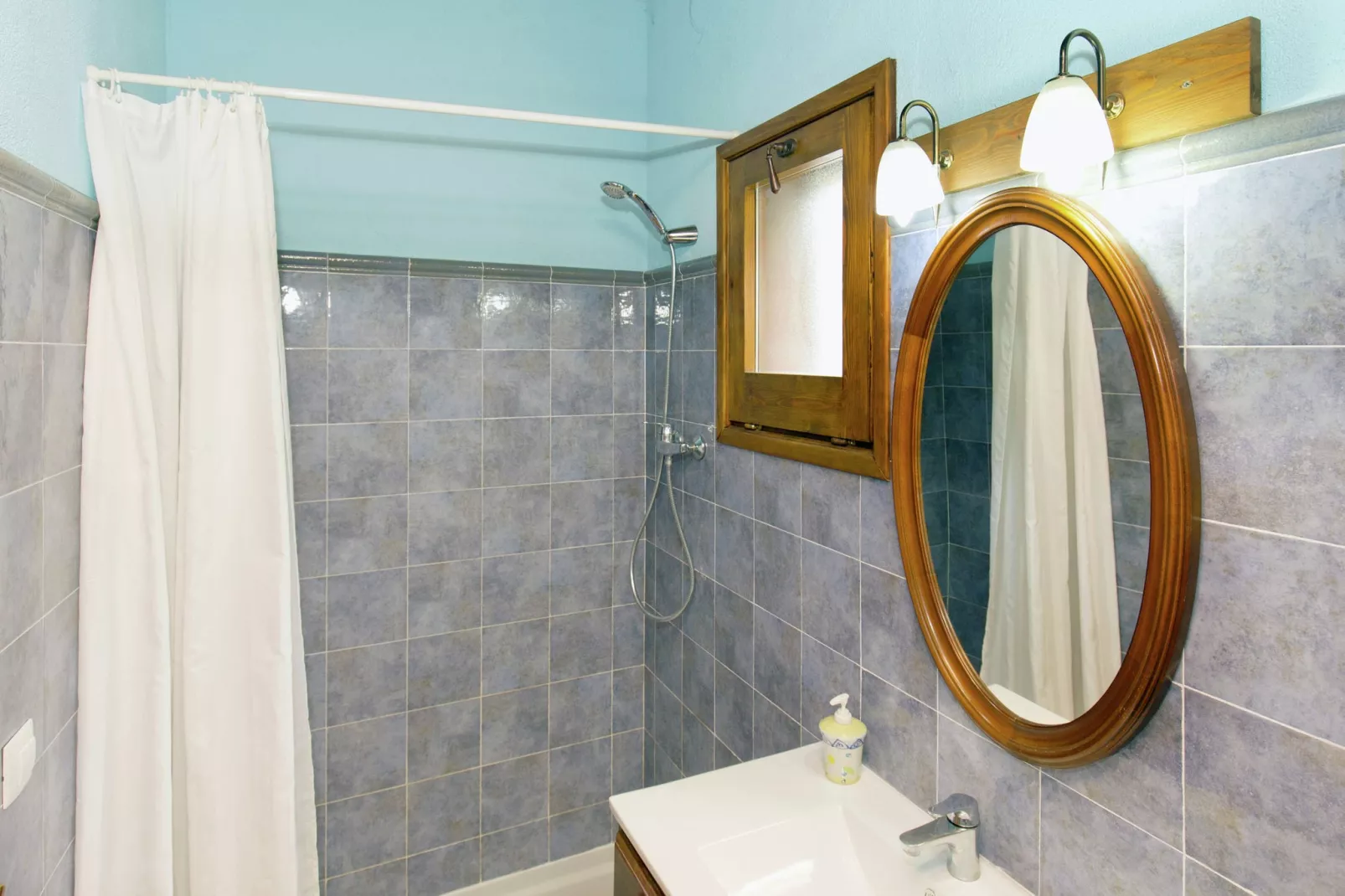Can Rajoler-Bathroom