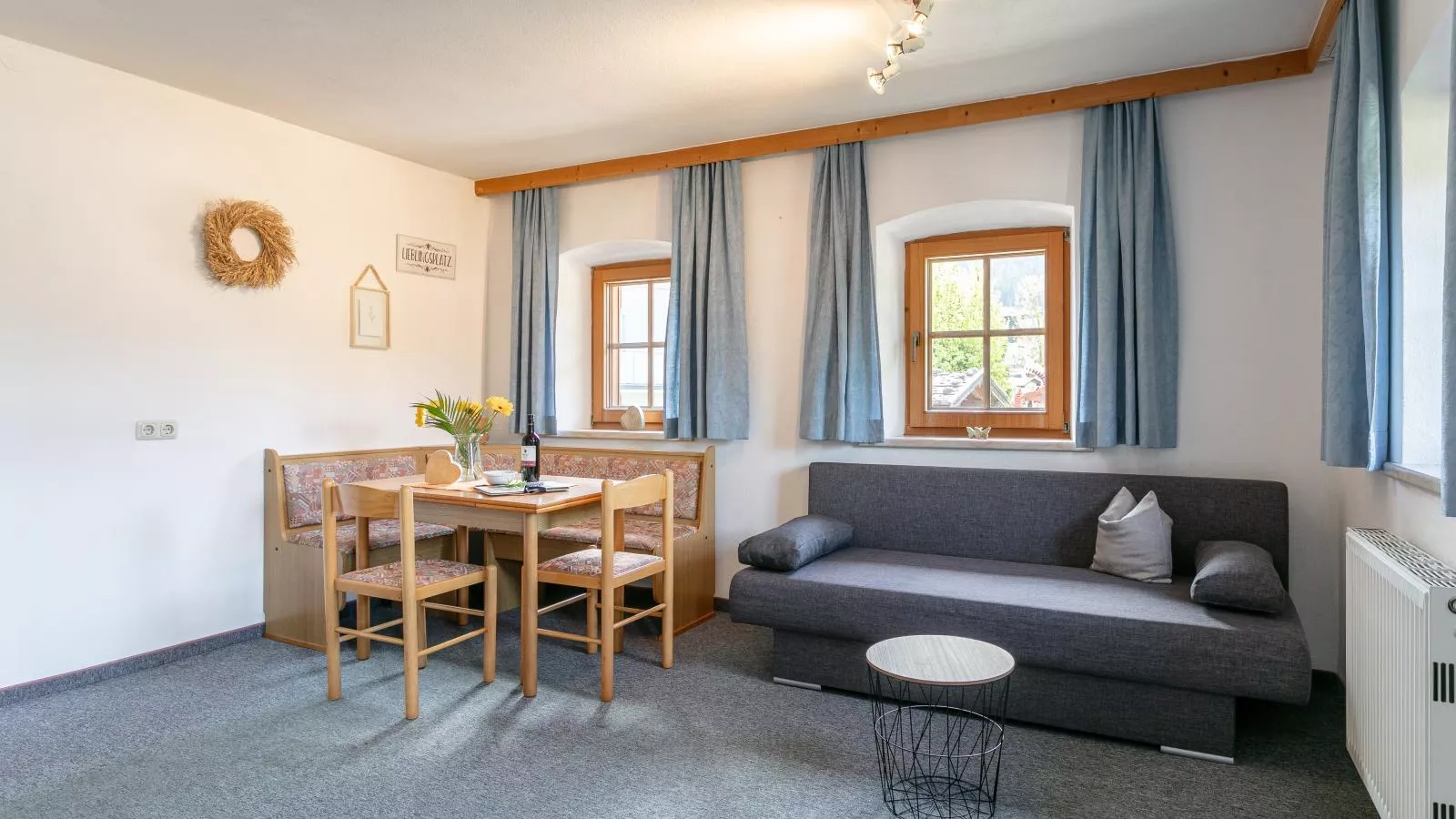 Seppen Top 2-Living room