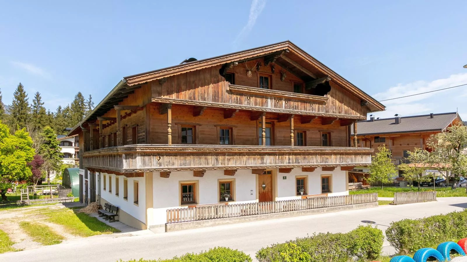 Seppen Top 3-Exterior summer