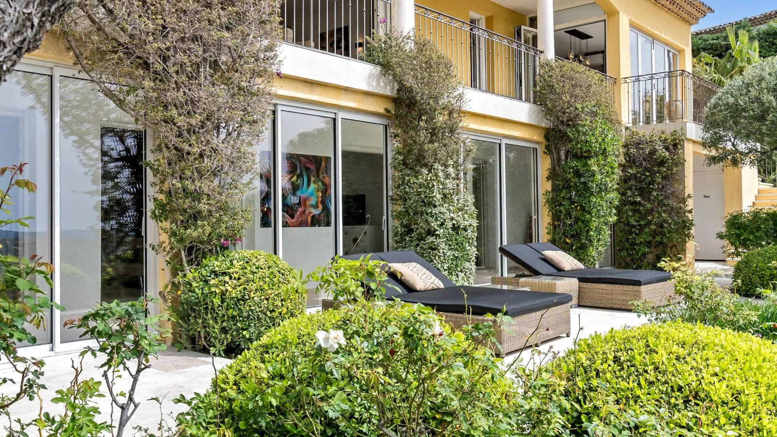 Golf dOr C6-Exterior summer