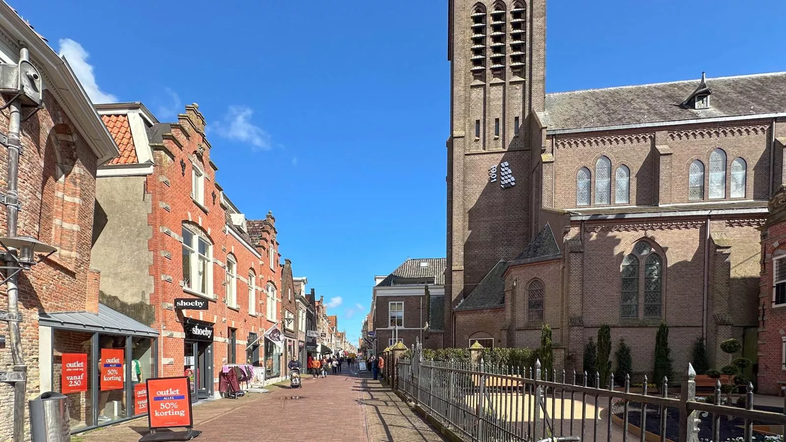 Weeshuis Groot-Gebiete Sommer 1 km