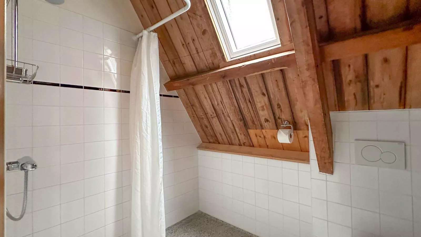 Weeshuis klein-Bathroom