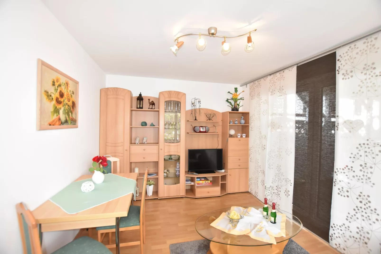 Sommerrose-Dining room