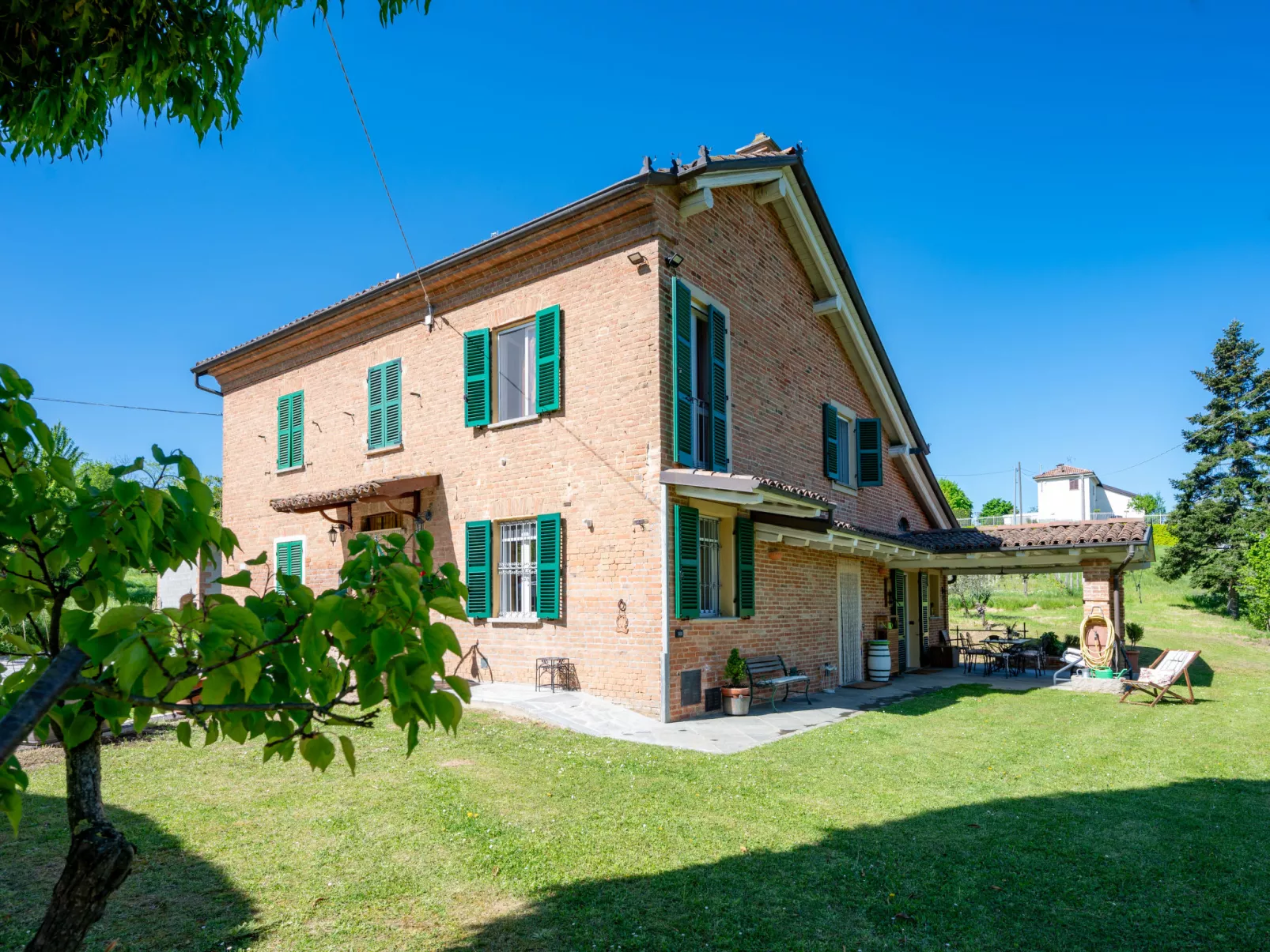 Il Valletto-Outside