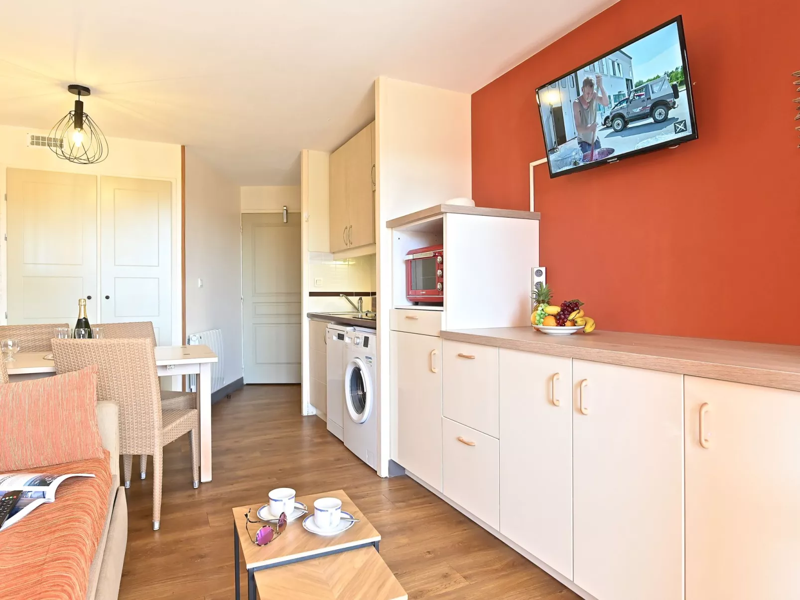 L'Esquinade (G1 103)-Drinnen