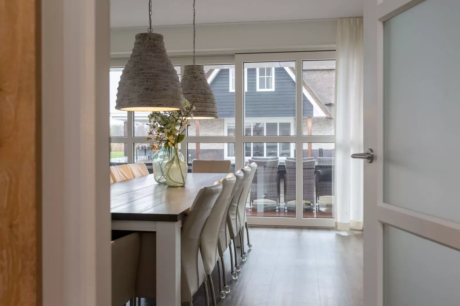 Friese Meren Villa's 17-Dining room