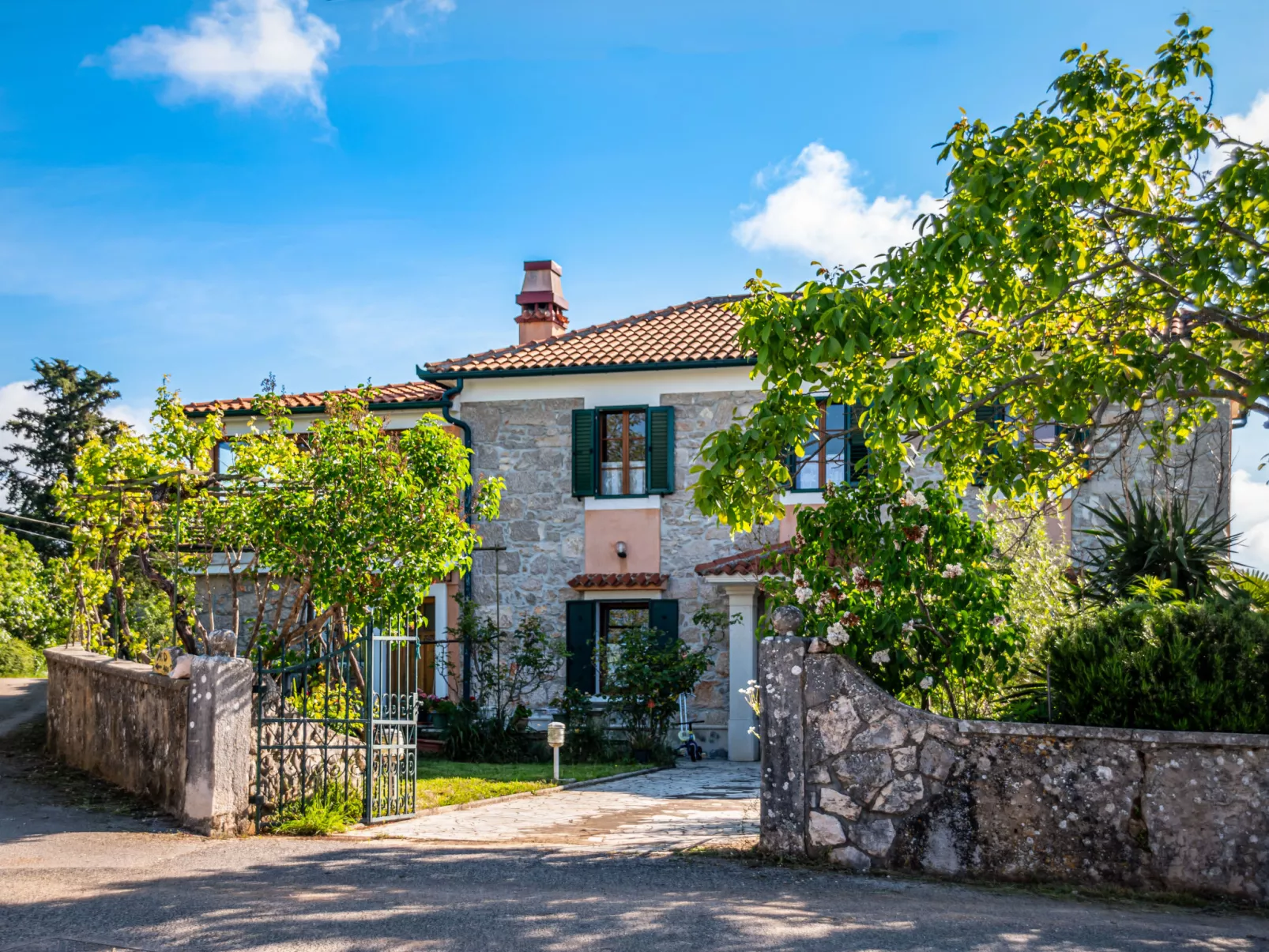 Little Tuscany-Outside