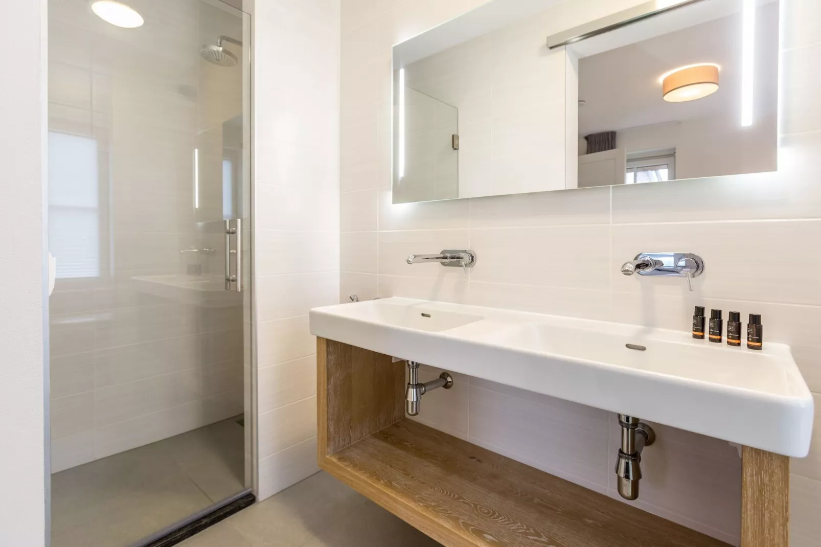Friese Meren Villa's 17-Bathroom