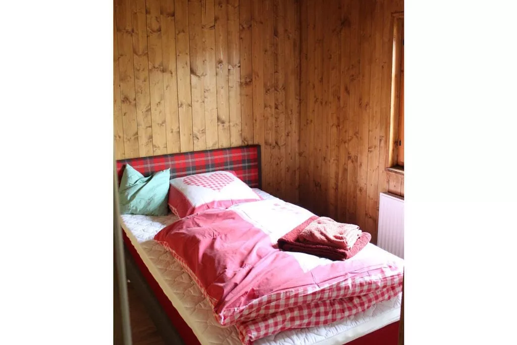 132715-Bedroom