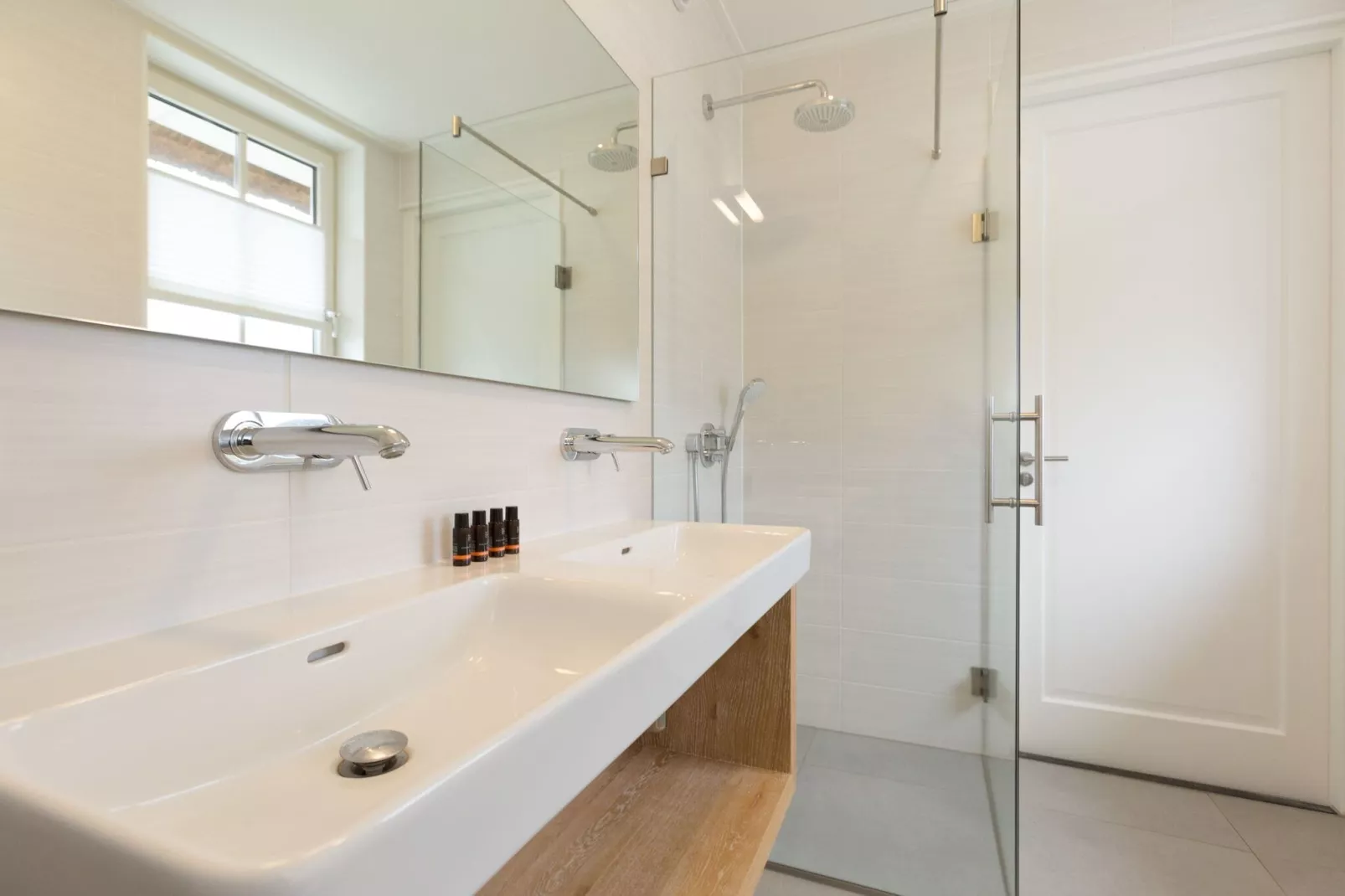 Friese Meren Villa's 17-Bathroom