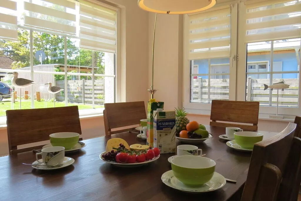 68870-Dining room