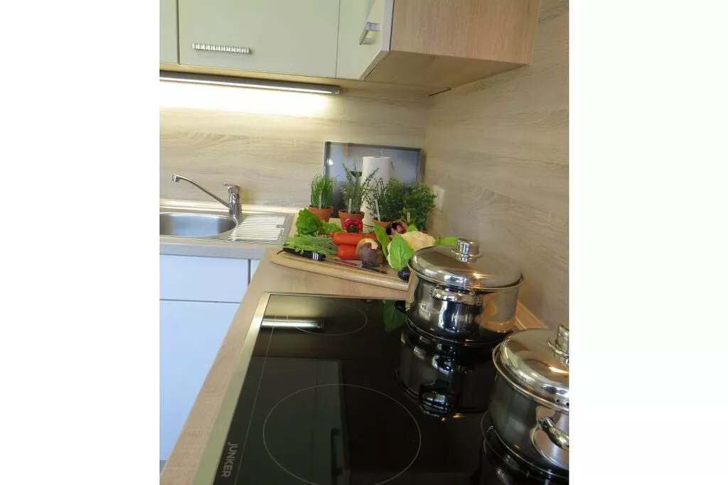 68870-Kitchen