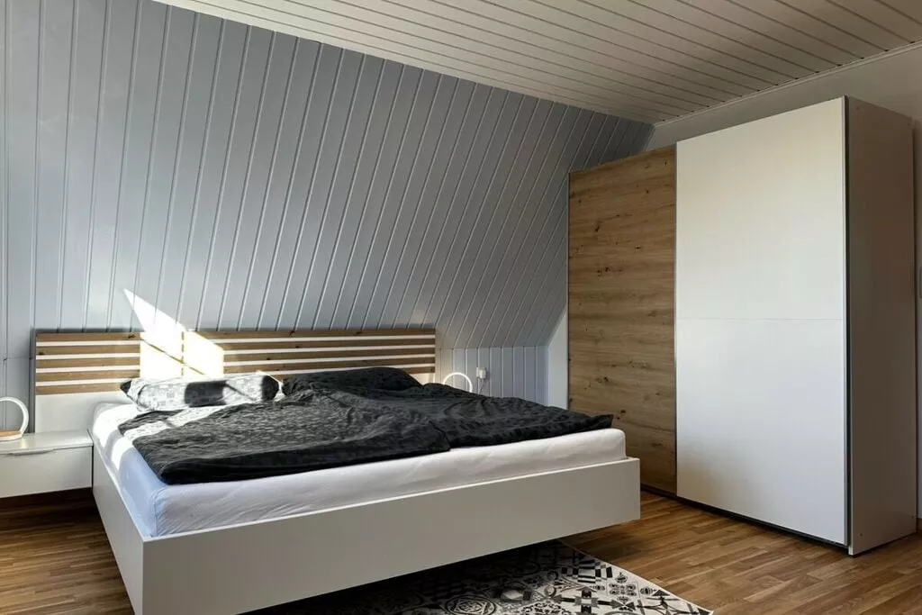 68870-Bedroom