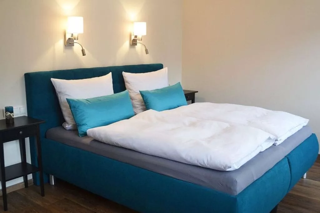184479-Bedroom