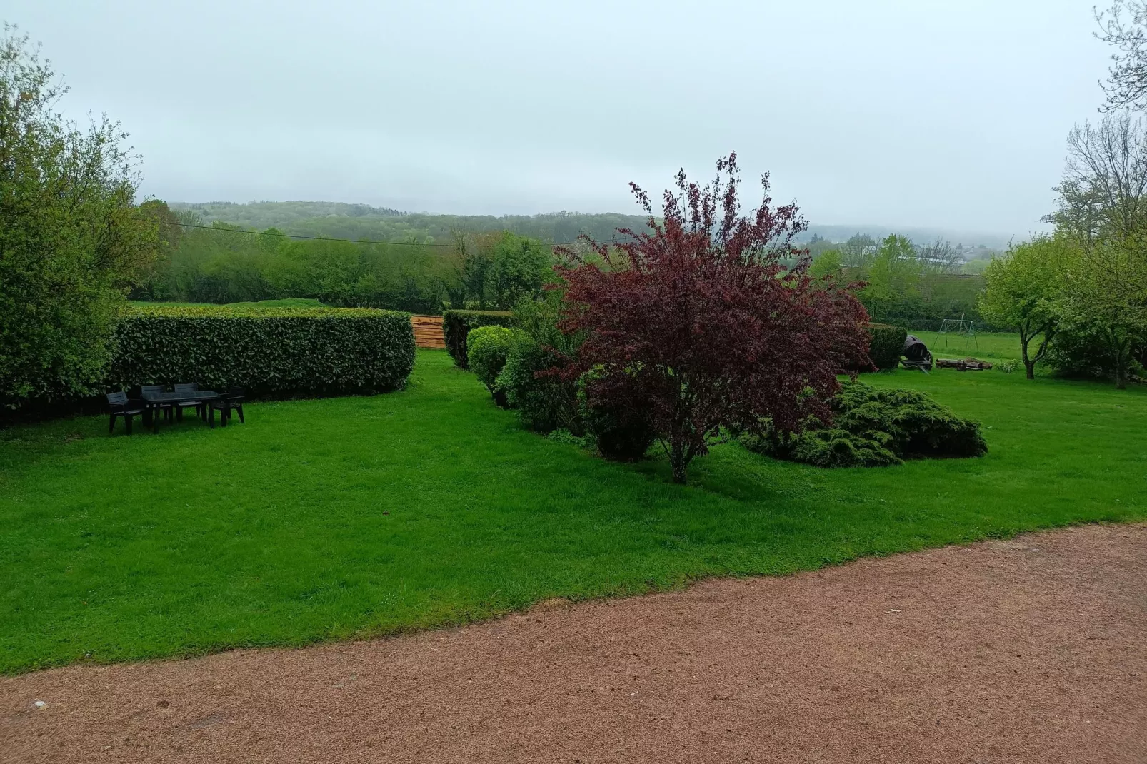 Gite Les Ayes-Gardens summer