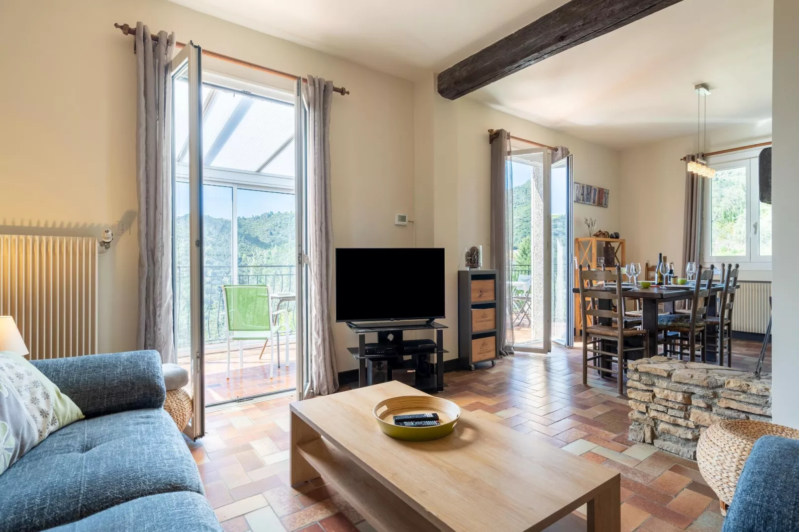 L'Oustal de Vieussan-Living room