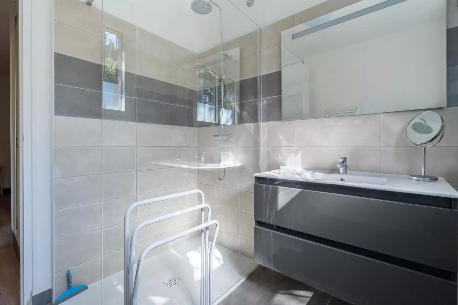 L'Oustal de Vieussan-Bathroom