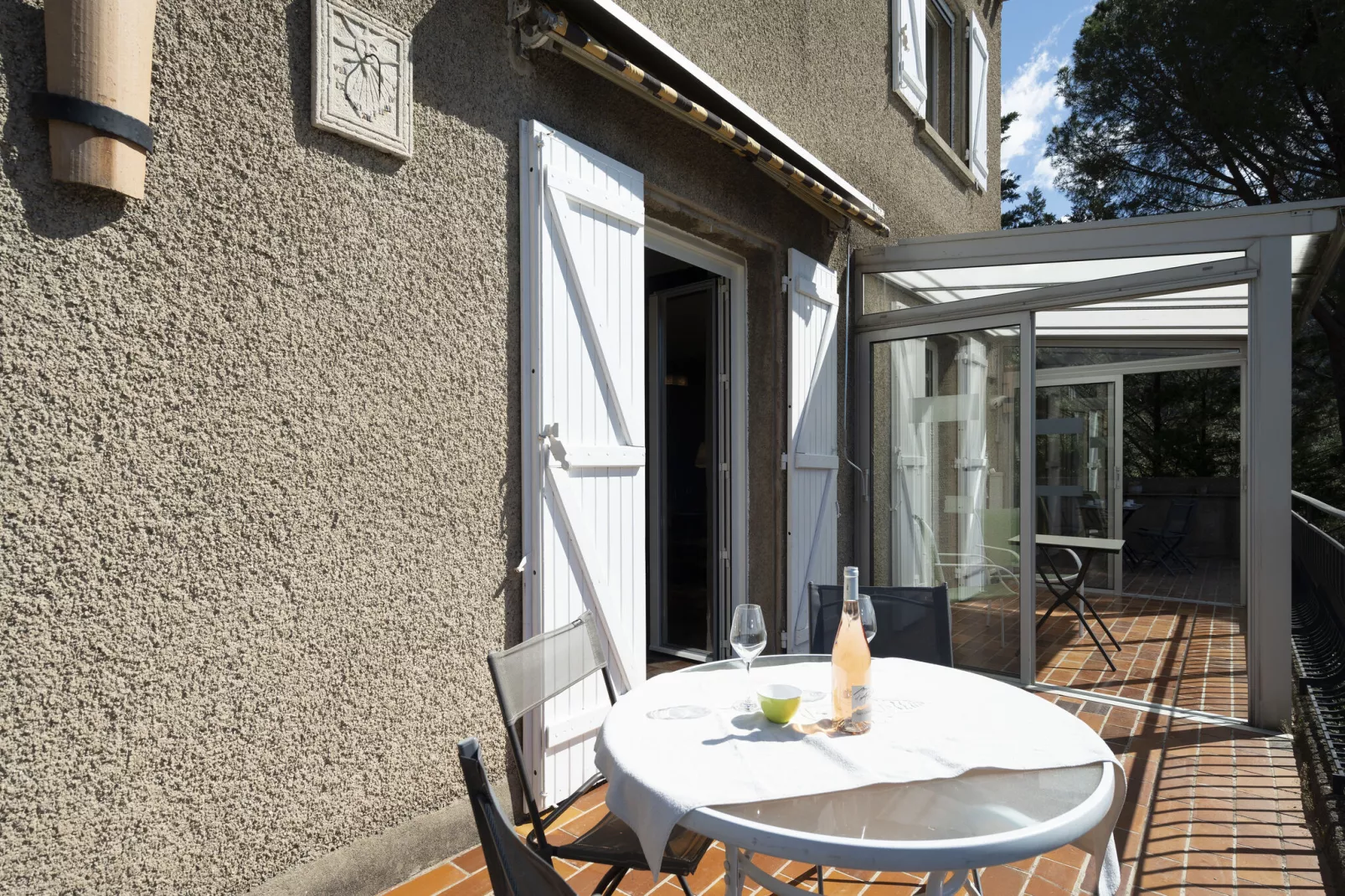 L'Oustal de Vieussan-Terrace balcony