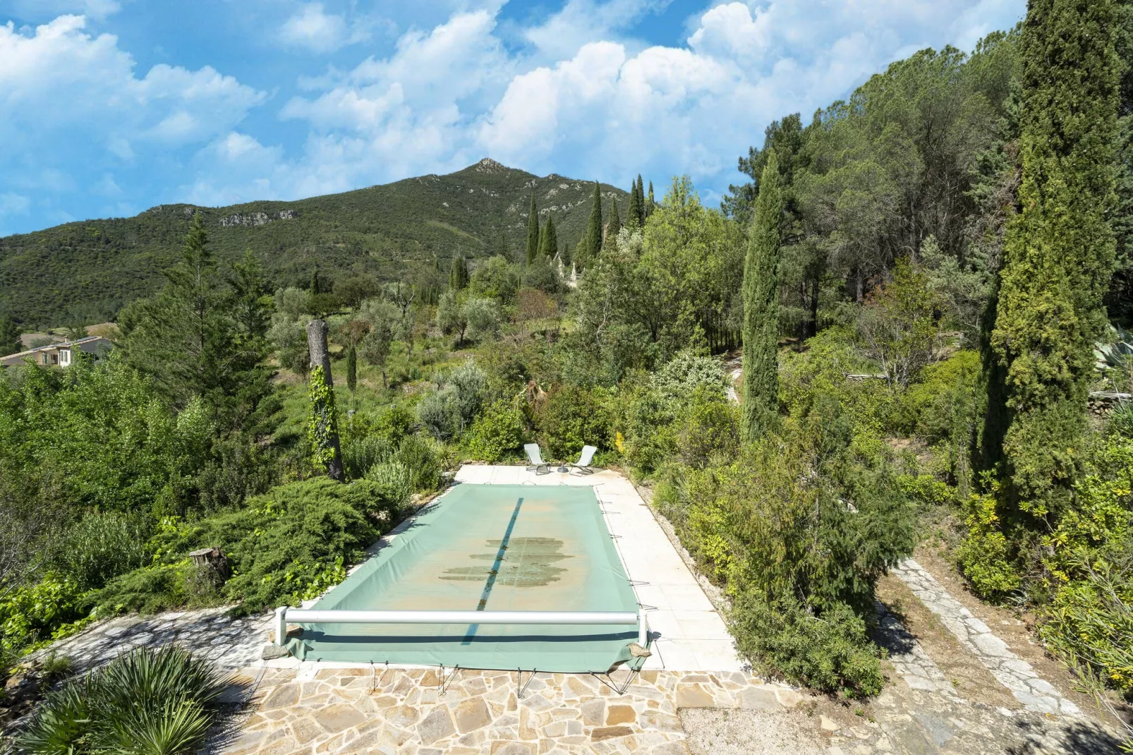 L'Oustal de Vieussan-View summer