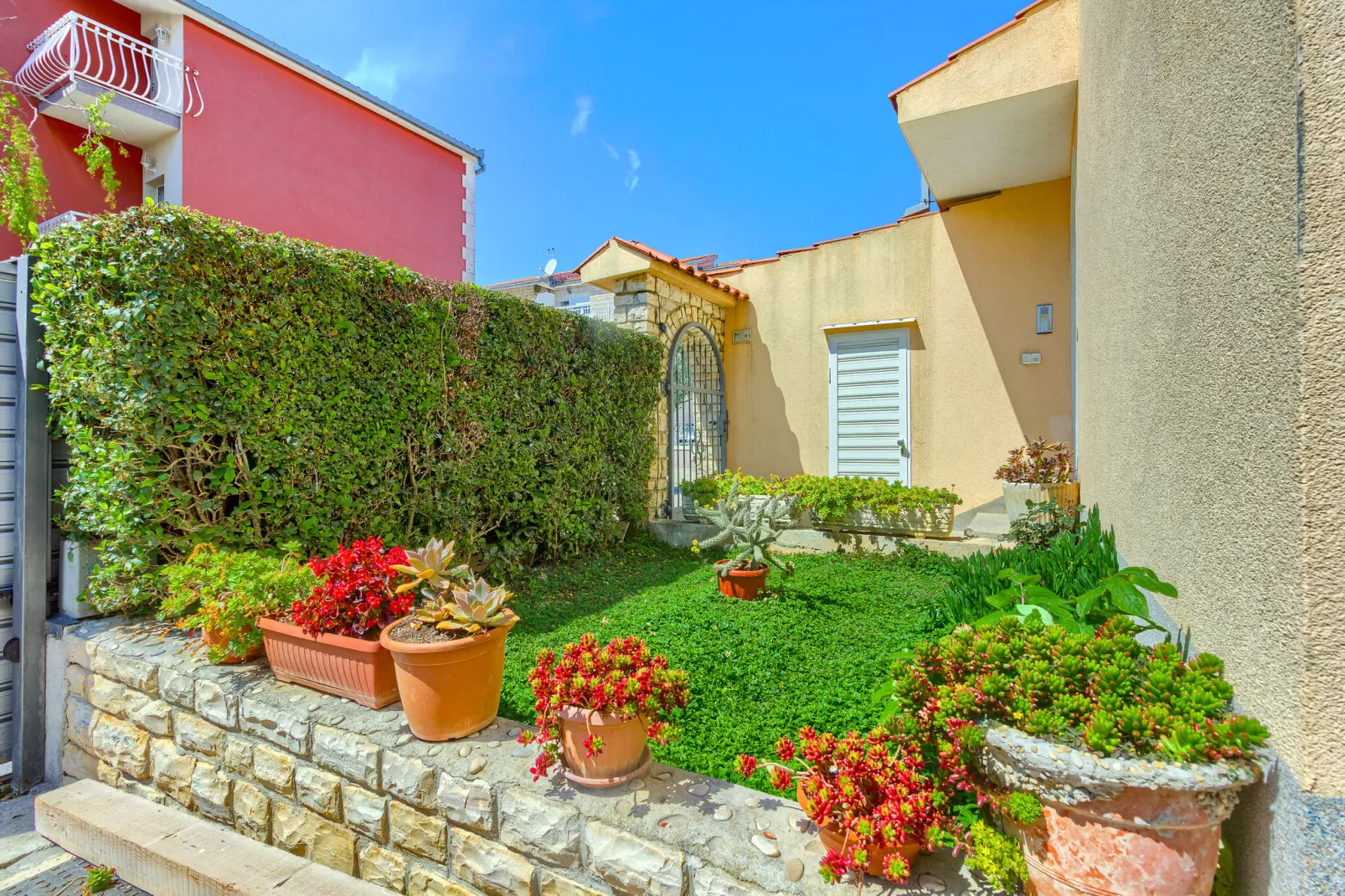 Apartment Penic 2-Gardens summer